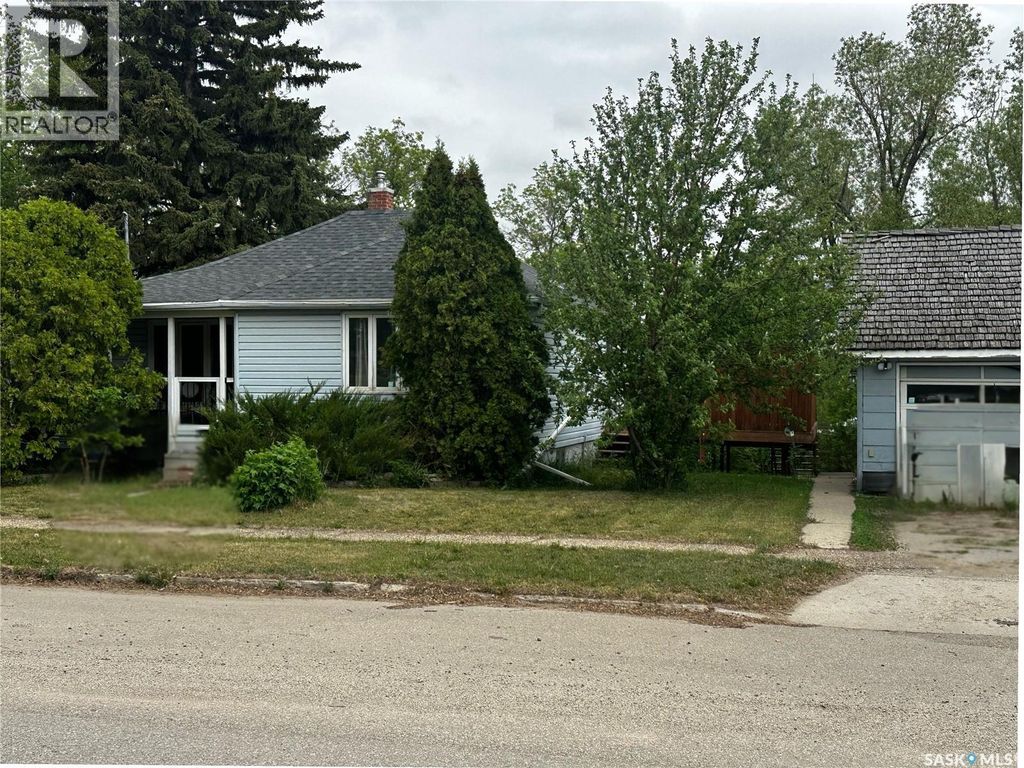 333 5th Avenue Se, Weyburn