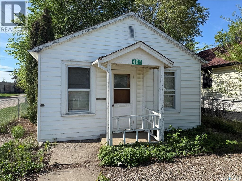 485 12th Street E, Prince Albert