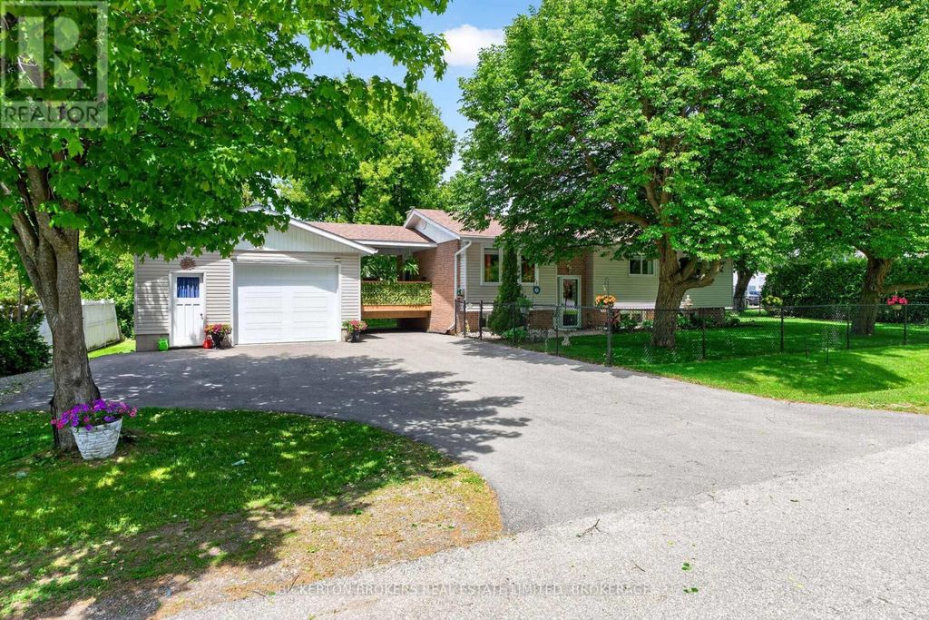 90 Ann Street, Gananoque