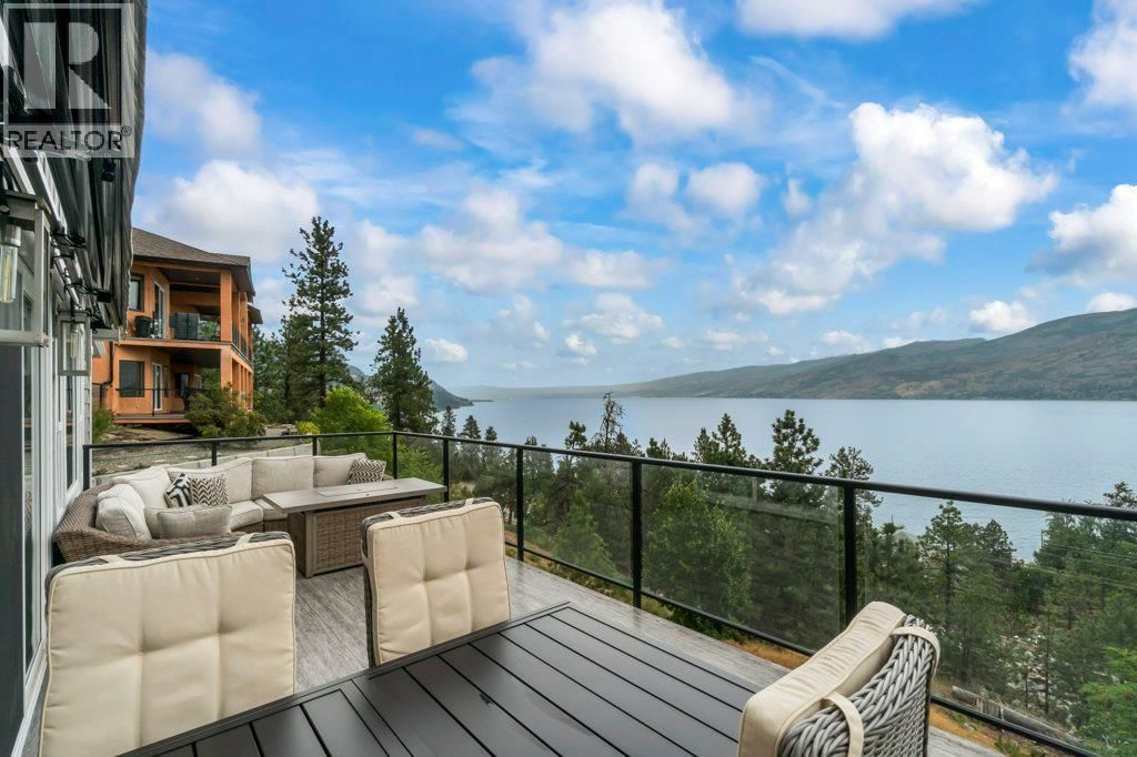 3949 Desert Pines Avenue, Peachland
