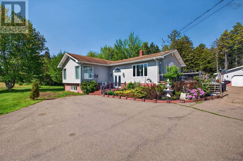 675 Greenville Road, Greenville Station