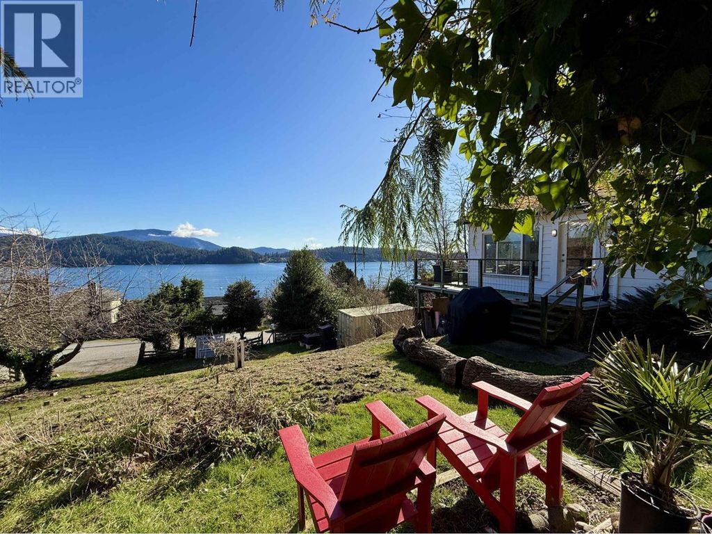609 Glen Road, Gibsons