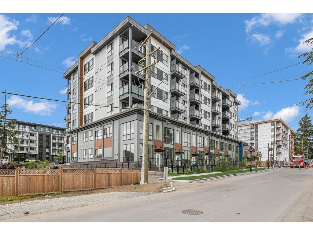 206 13458 95 Avenue, Surrey