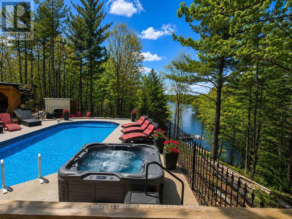 1045 Carnahan Lane, Frontenac (frontenac Centre)