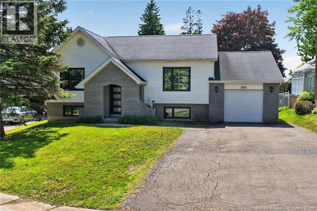 208 Columbus, Moncton