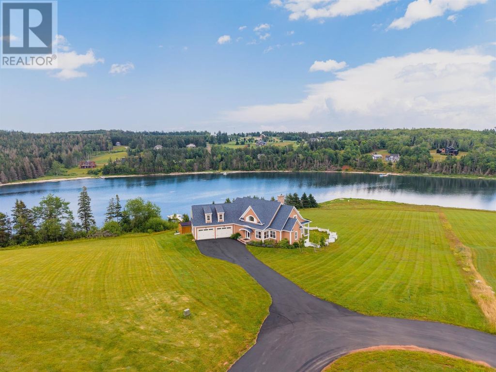 47 Calm Water Court, North Granville