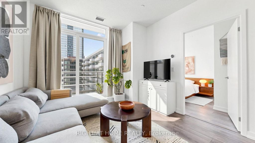 714 - 200 Sackville Street, Toronto (regent Park)