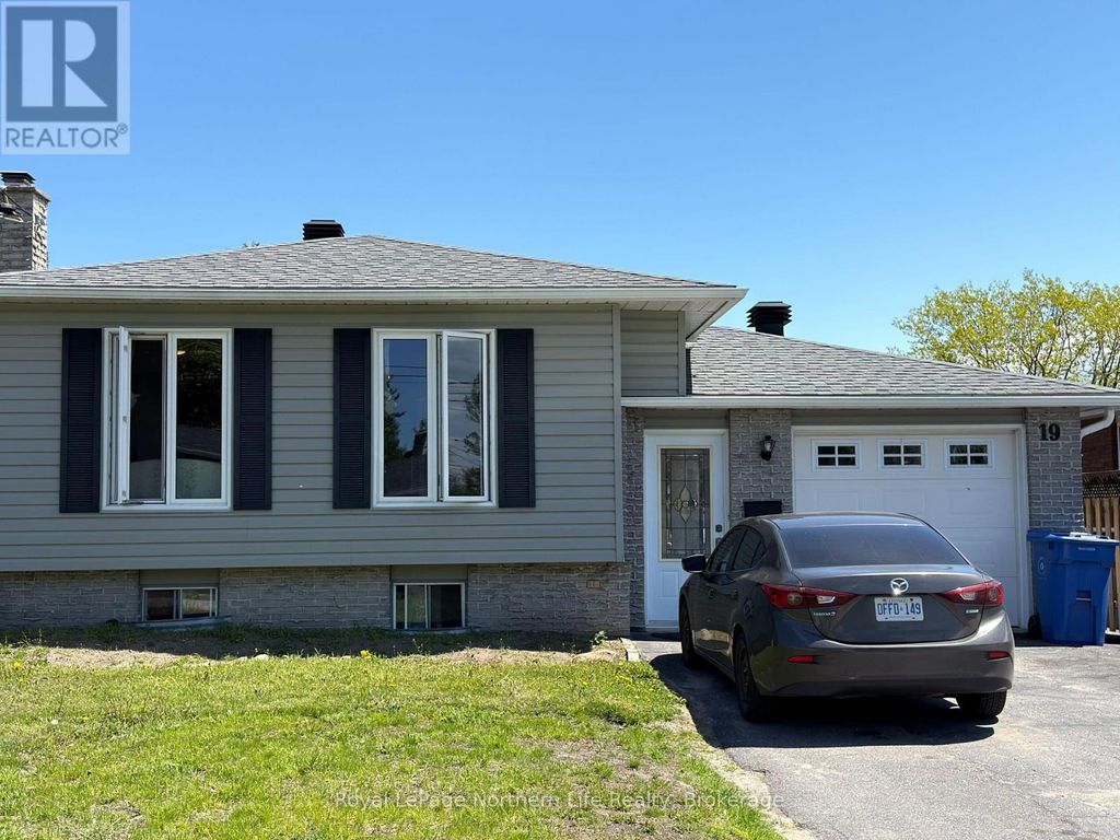 19 Belleview Crescent, North Bay (college Heights)