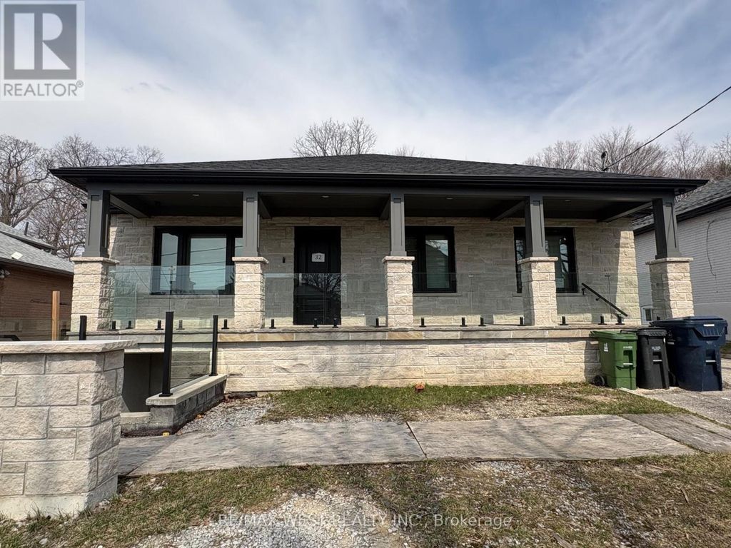 Lower Level - 32 Harrow Drive, Toronto (brookhaven-Amesbury)