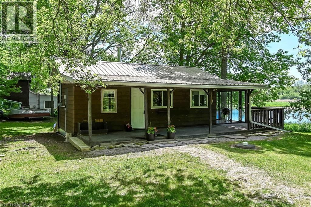 2 Townline Road E, Cayuga