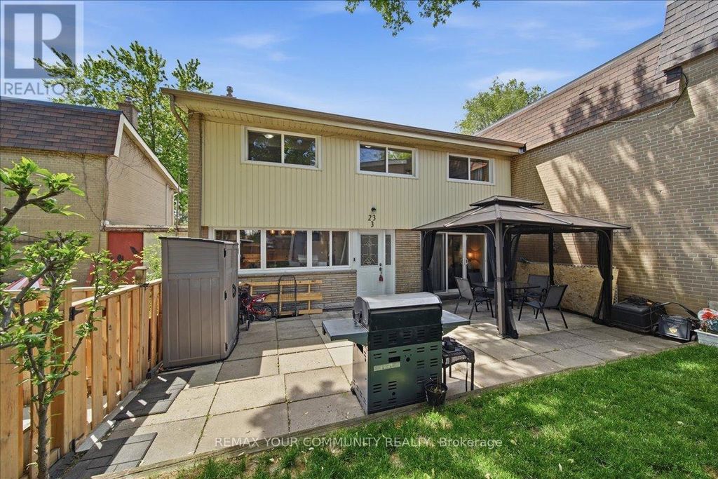 3 - 23 Brookwell Drive, Toronto (york University Heights)