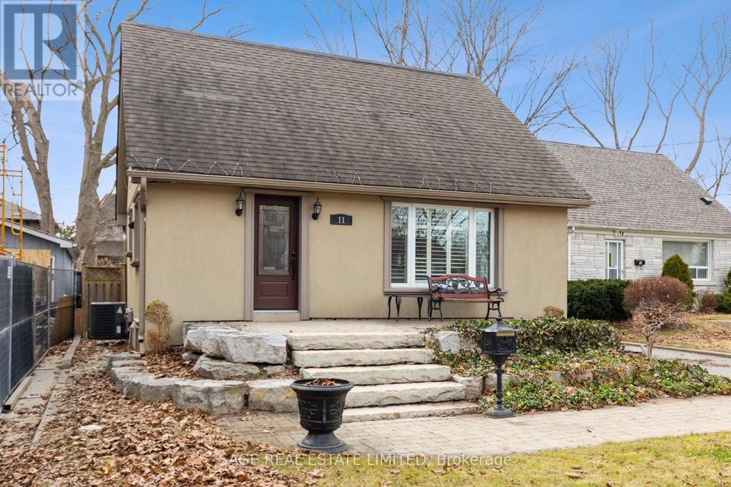 11 Chelsea Drive, Toronto (alderwood)