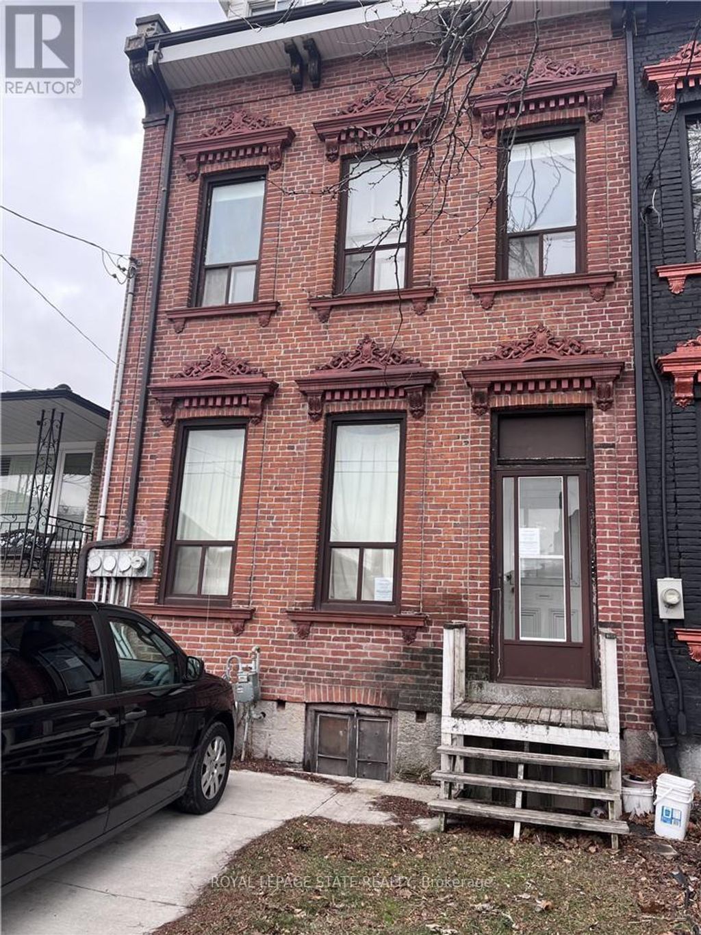 223 Park Street N, Hamilton (central)