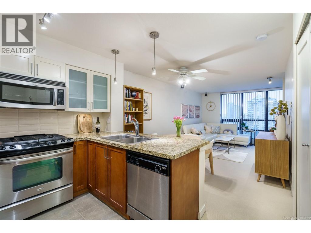 1102 1 Renaissance Square, New Westminster