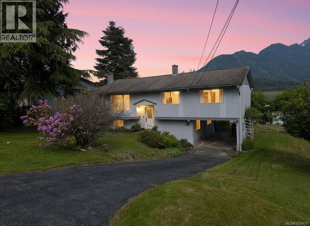 221 Spar St, Sayward