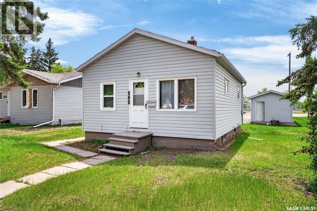 305 Burrows Avenue W, Melfort