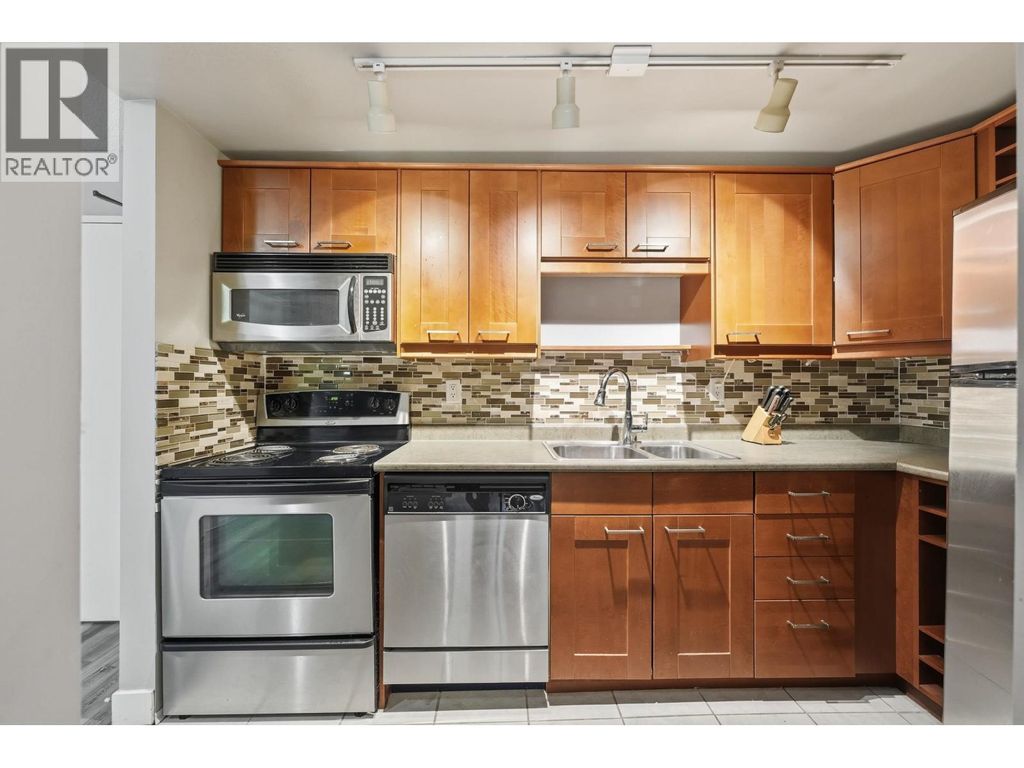 106 423 Agnes Street, New Westminster