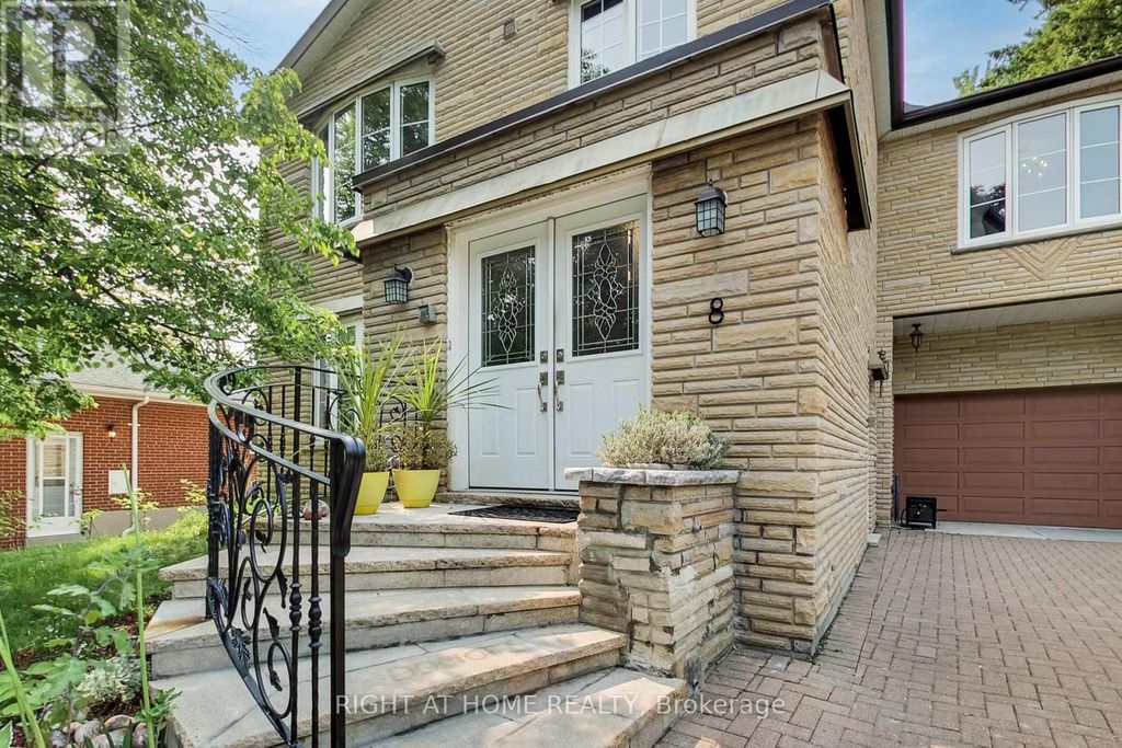 8 Suraty Avenue, Toronto (bendale)