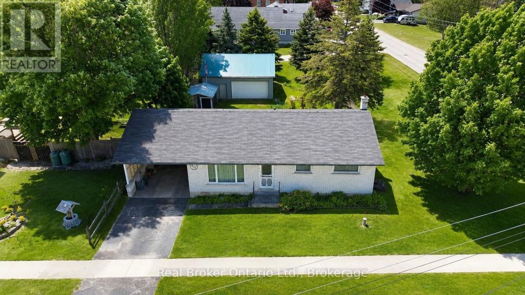 815 Albert Street E, West Grey