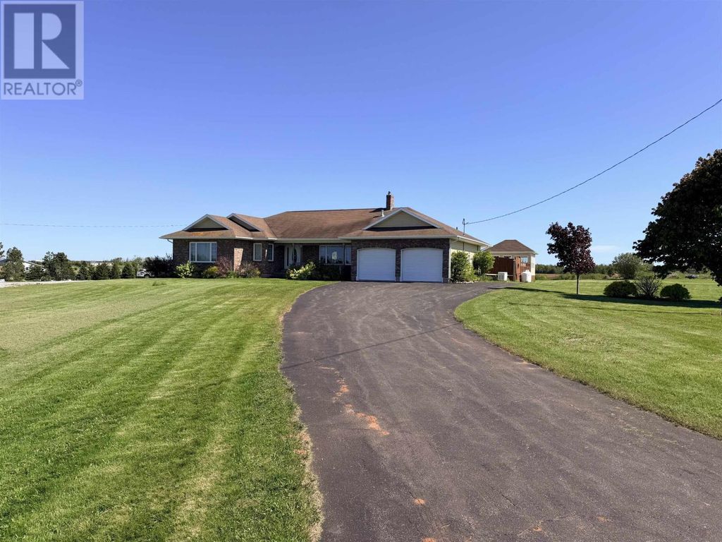 498 Barbara Weit Road, Sherbrooke
