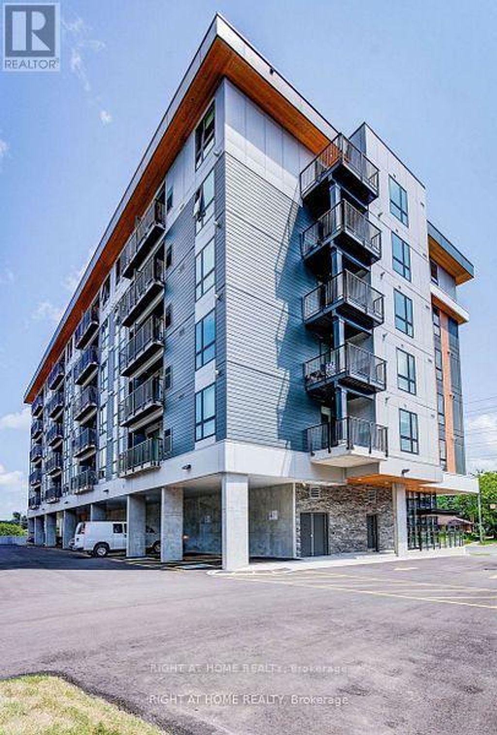 205 - 312 Erb Street, Waterloo