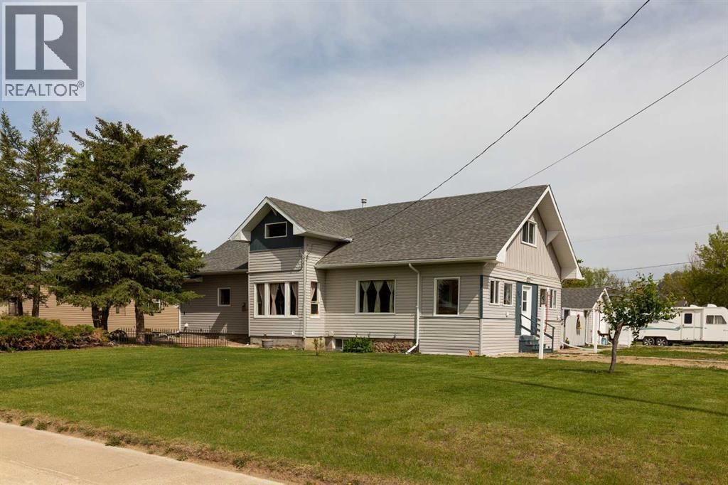 606 5 Street, Warner