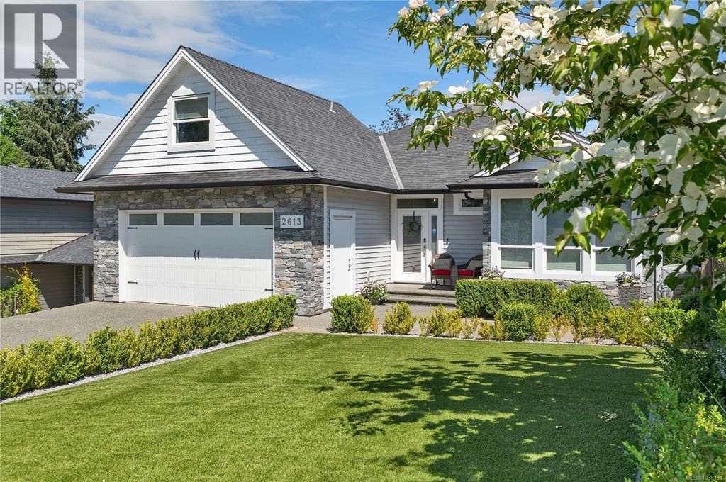 2613 Sunderland Rd, Campbell River