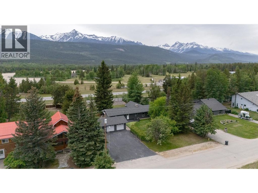 1934 Cranberry Place, Valemount
