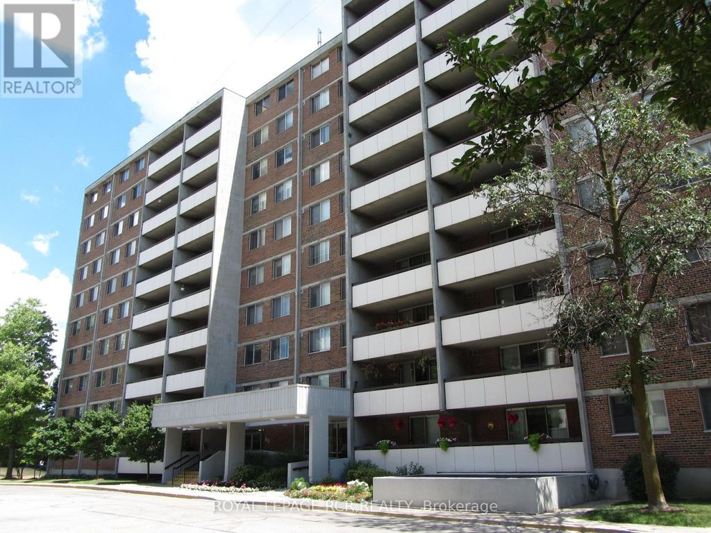 1011 - 40 William Roe Boulevard, Newmarket (central Newmarket)