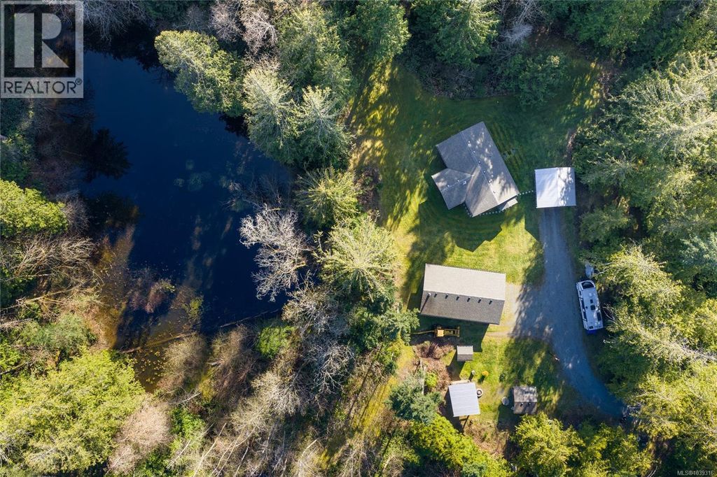 13475 Cedar Rd, Ladysmith