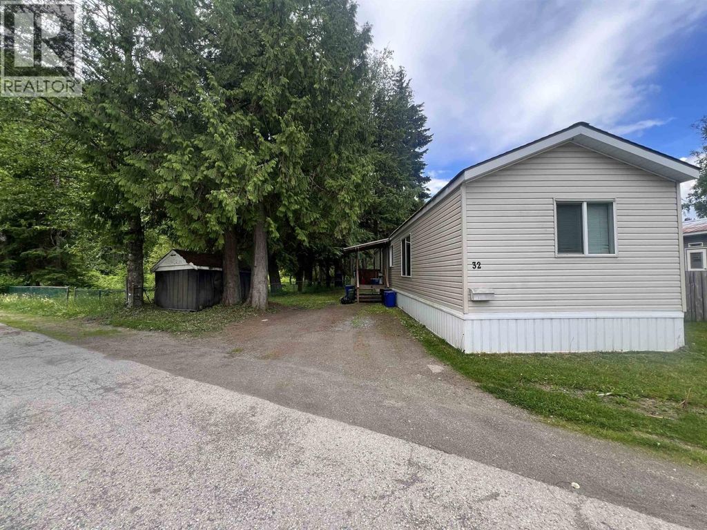 32 4619 Lowrie Avenue, Terrace