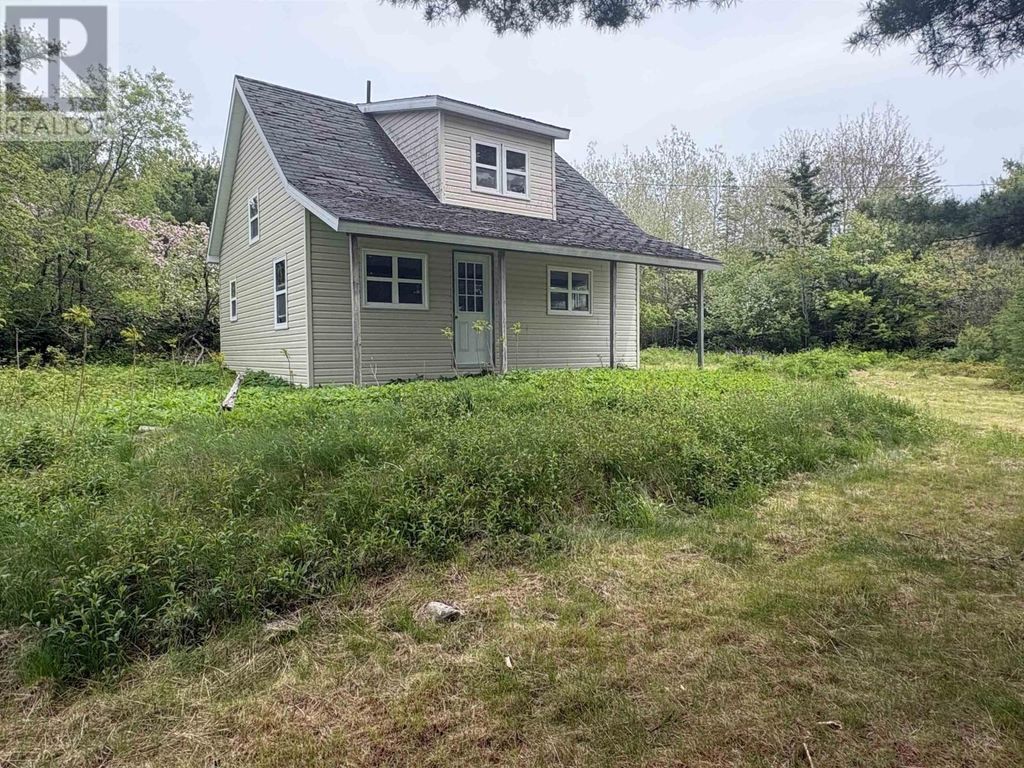 5520 Highway 3, East Jordan