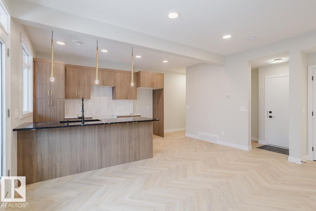 #11 16231 19 Av Sw, Edmonton