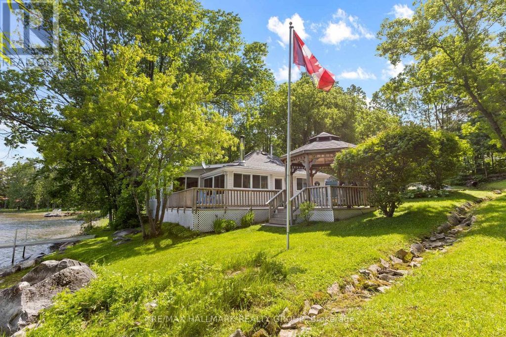 118 Hall Shore Road, Lanark Highlands