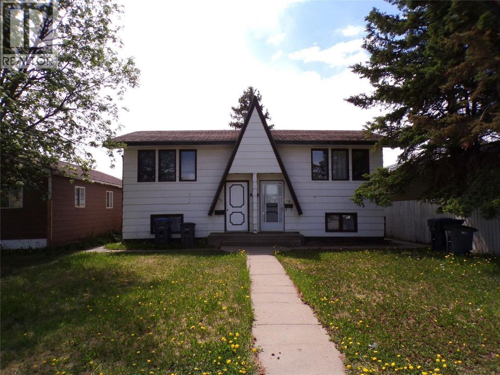 821/823 105 Avenue, Dawson Creek