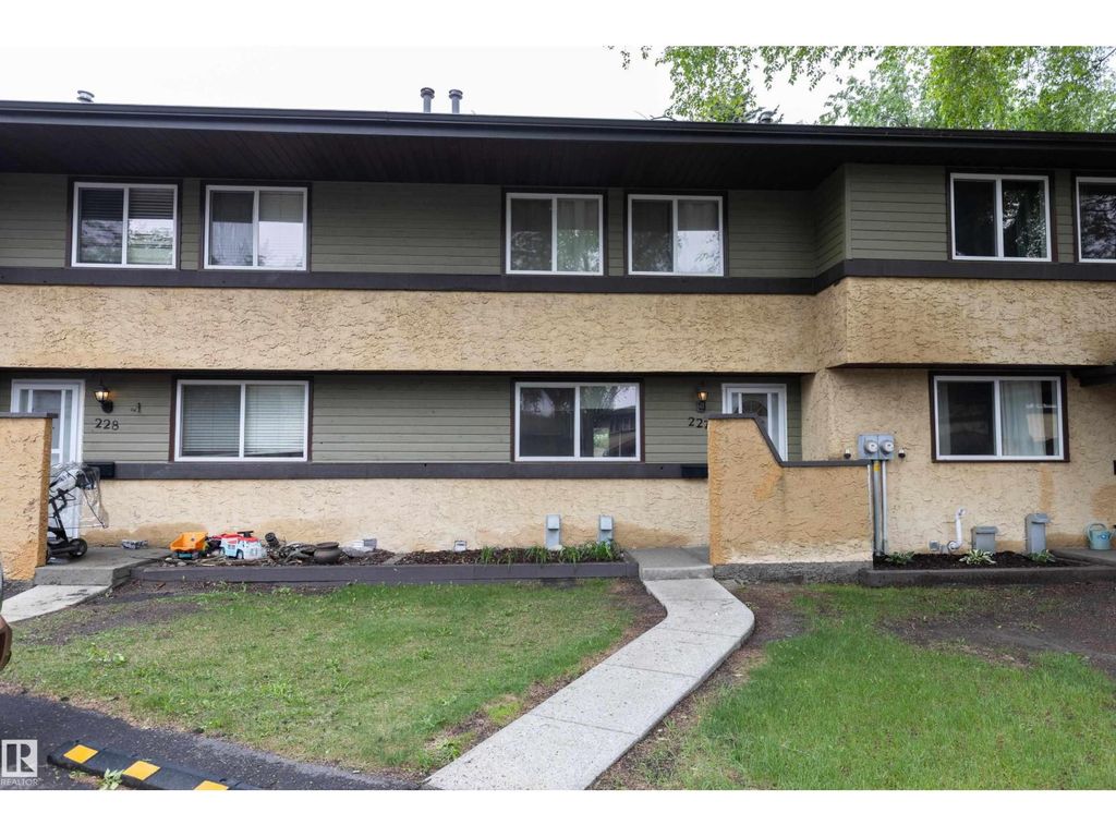 227 Woodbridge Wy, Sherwood Park