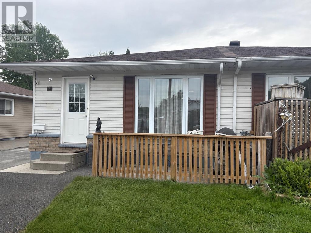 14 Albert St, Elliot Lake