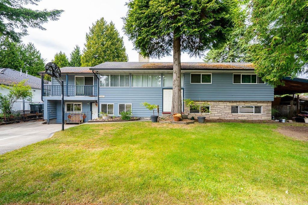 15661 92 Avenue, Surrey