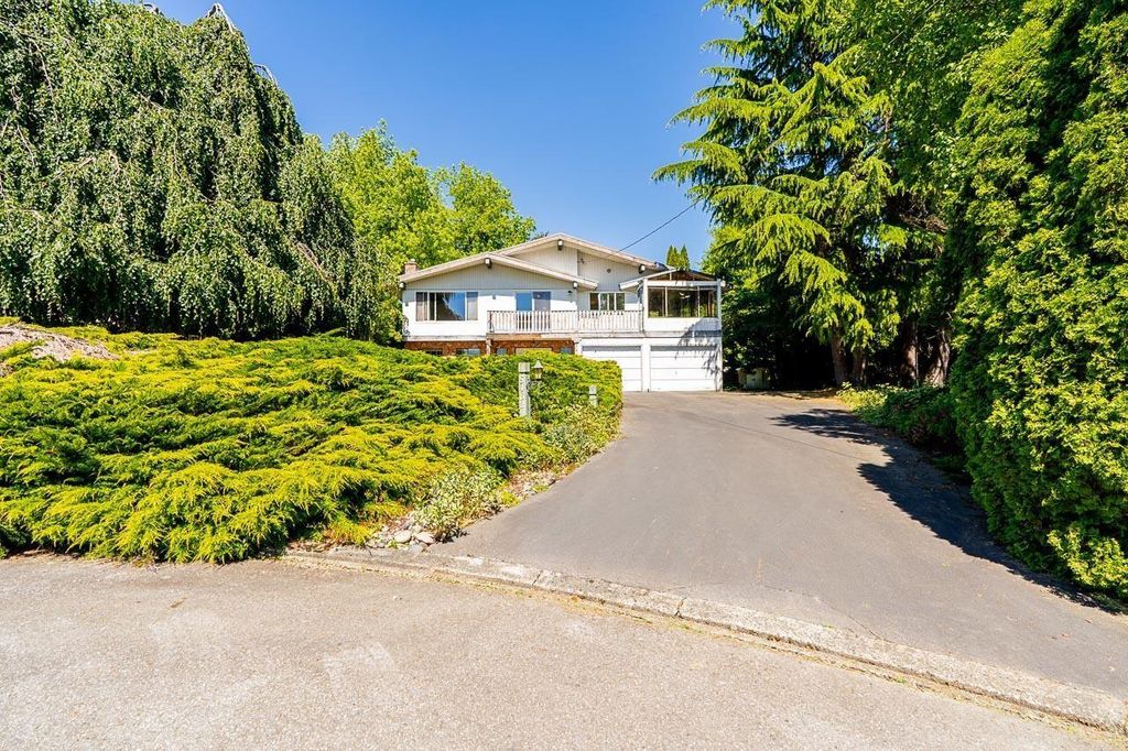 5462 Bakerview Drive, Surrey