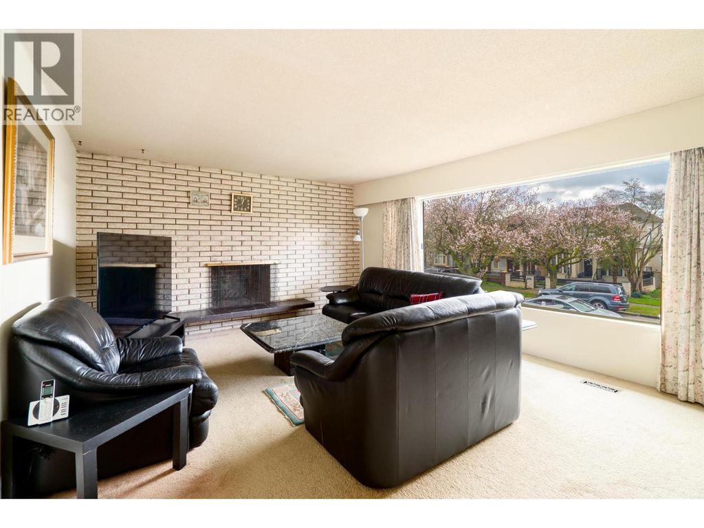 437 E 55th Avenue, Vancouver