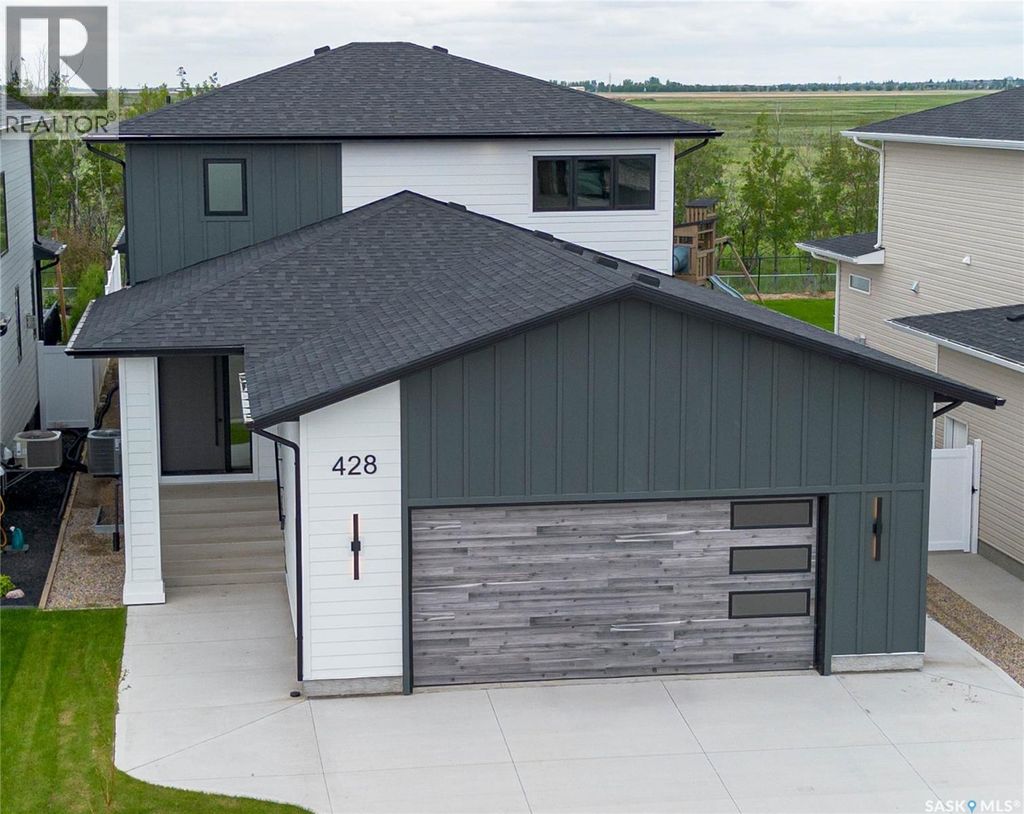 428 Woolf Bend, Saskatoon