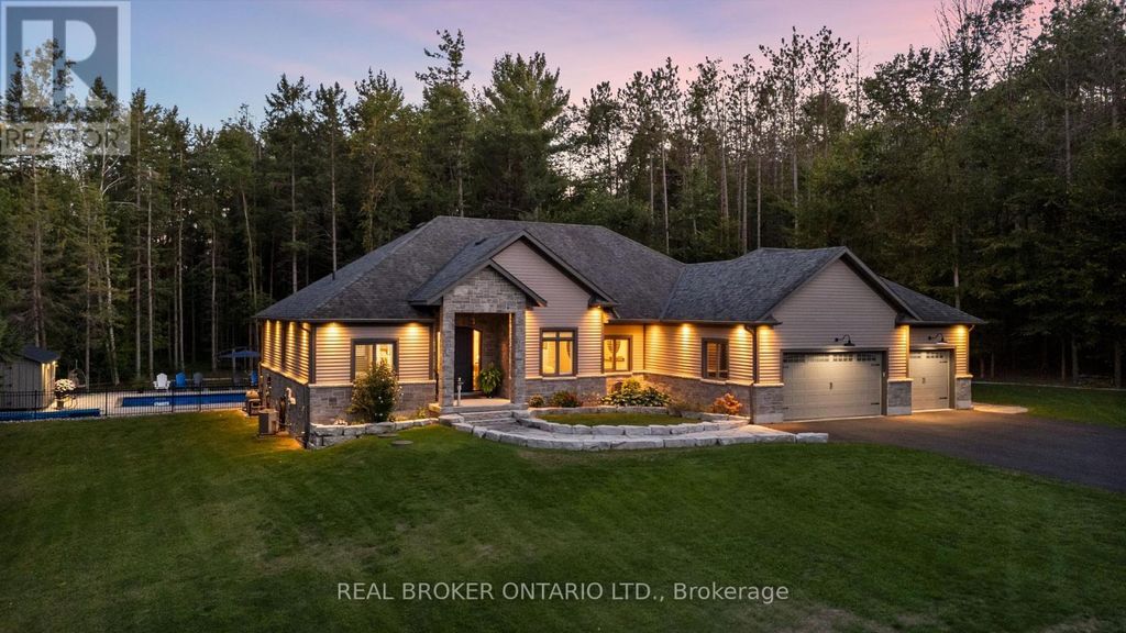 49 Sydenham Trail W, Clearview