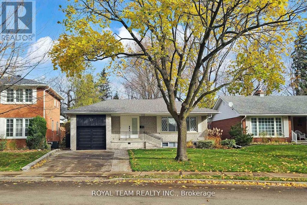 37 Markland Drive, Toronto (markland Wood)