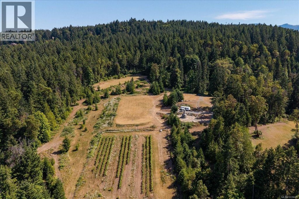 13520 Roundup Dr, Ladysmith