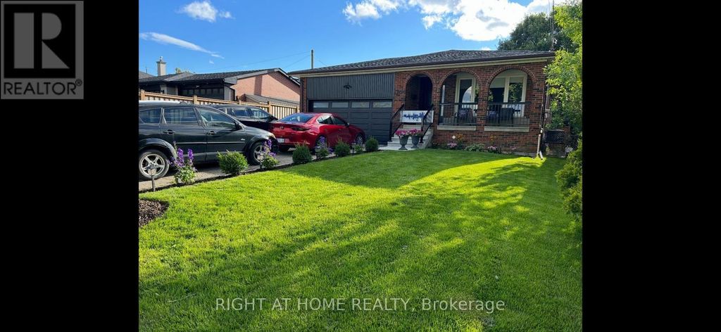 86 Langside Avenue, Toronto (humberlea-Pelmo Park)