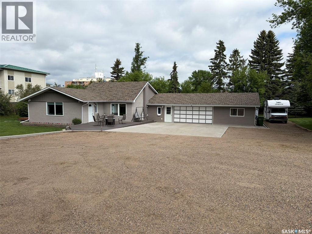 310 34th Street W, Prince Albert