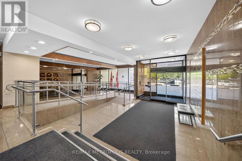 1102 - 15 Torrance Road, Toronto (eglinton East)