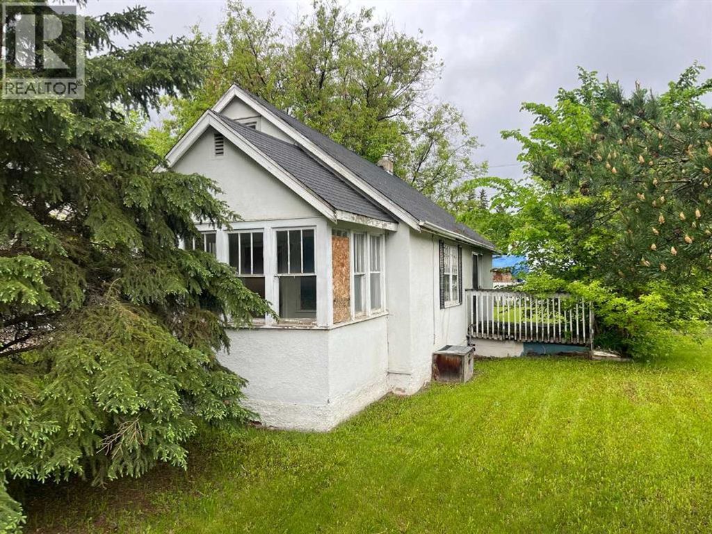 5402 50 Street, Lloydminster