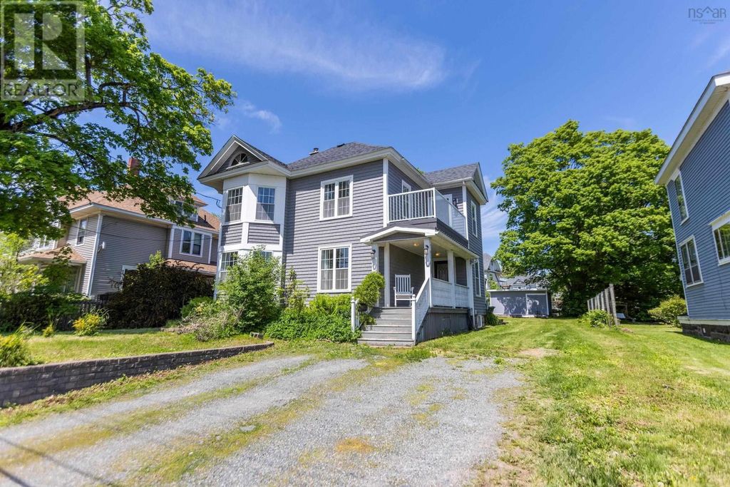 124 Church Street, Amherst