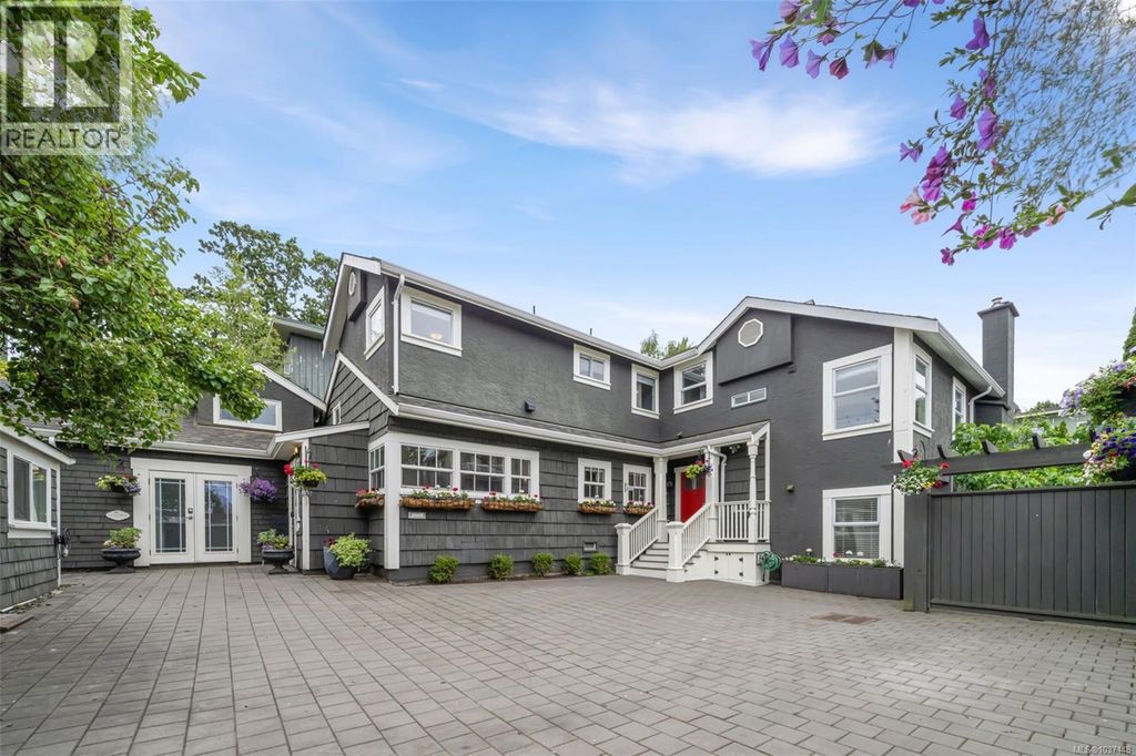 1145 Meares St, Victoria